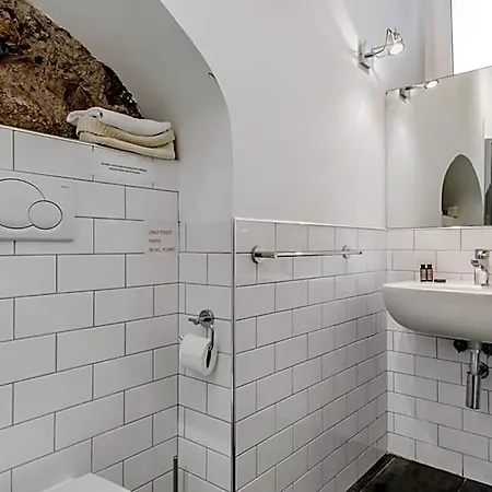 Trastevere 94 Nocleg ze śniadaniem 4*