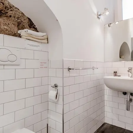 Trastevere 94 Bed & Breakfast 4*